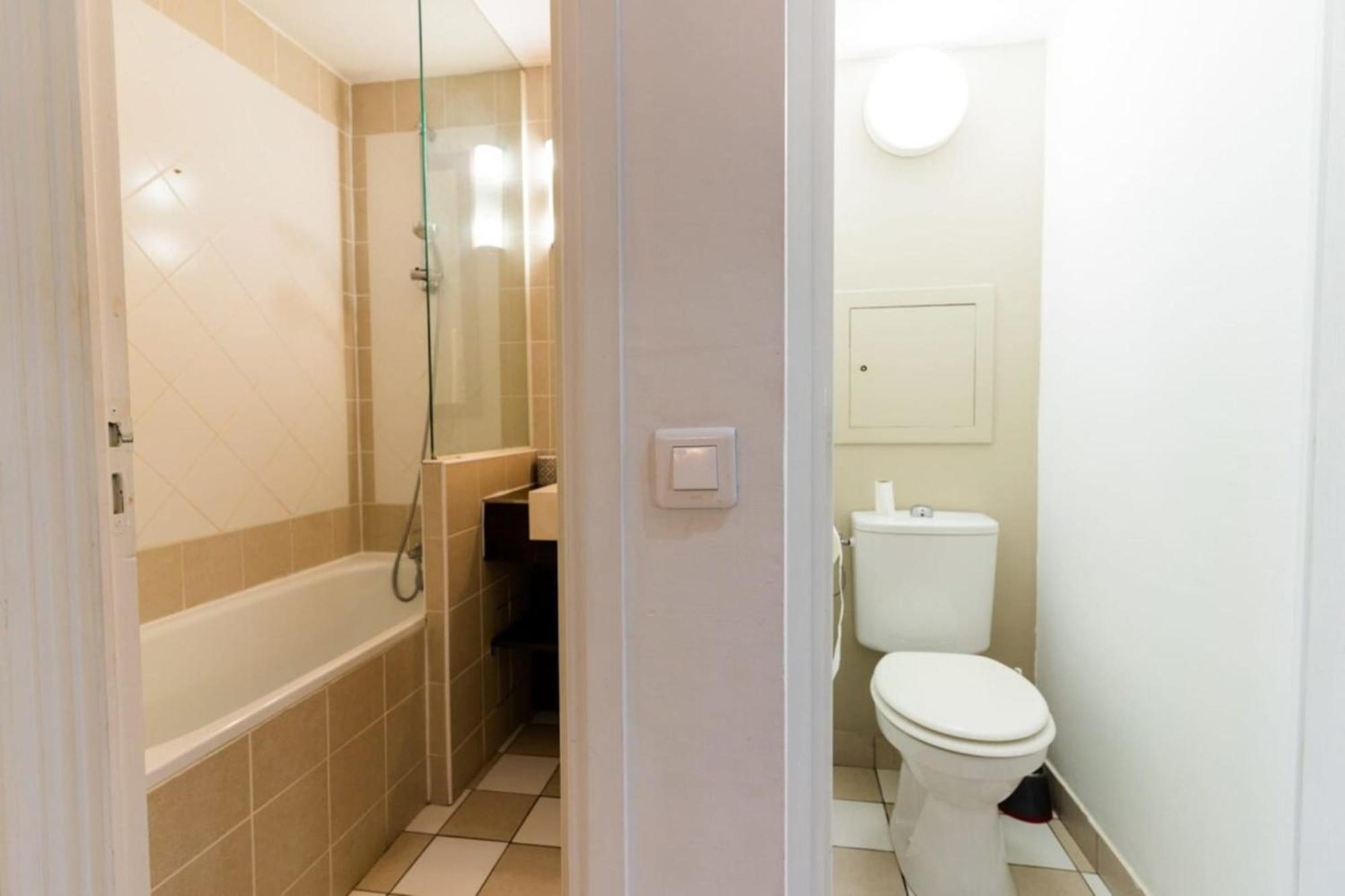 Flat For 4 People With Swimming Pool Tennis Court And Free Parking 227 Apartment