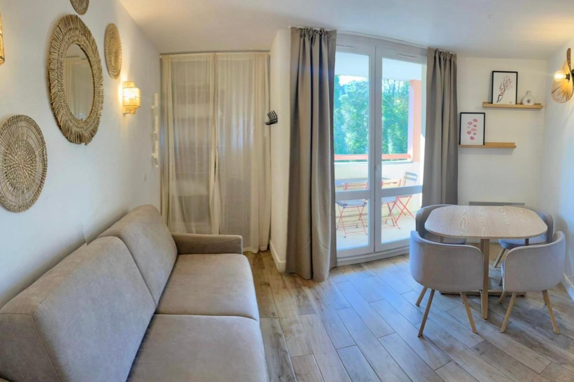 Flat For 4 People With Swimming Pool Tennis Court And Free Parking 227 Apartment Le Touquet